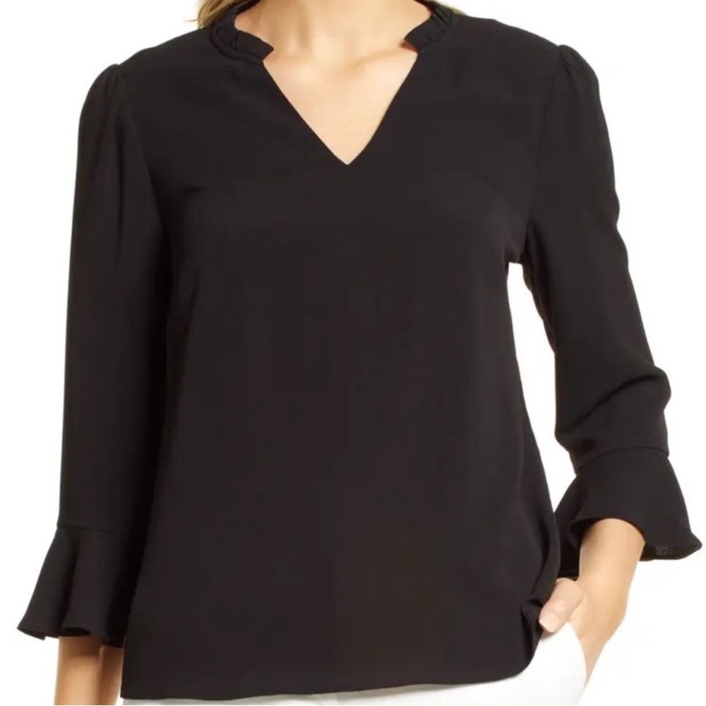 Cece v neck ruffle blouse size small
